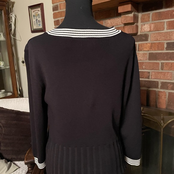 New York City Design Co. black sweater with striped trim on chest and sleeve. - Picture 4 of 5